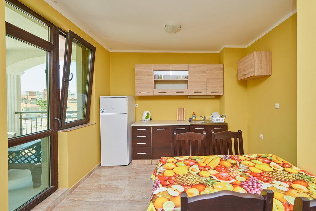 Evi Apartments 2 Pomorie Exterior foto